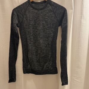 Lululemon Gray Long Sleeve Athletic Top
